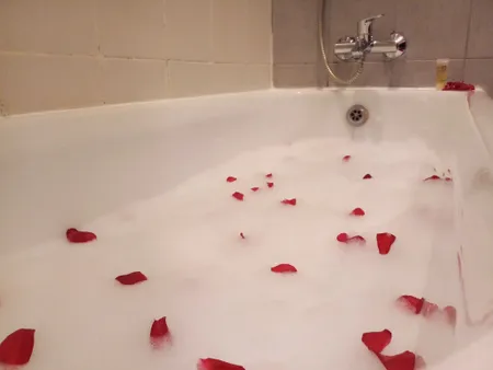 Deluxe Single Bathroom